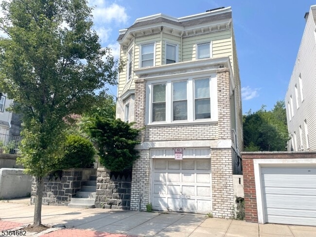 property at 620 15th St