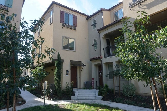18293 Iris Ln