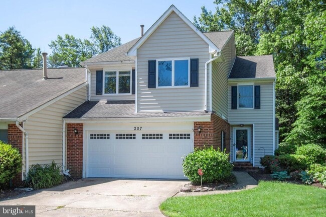 property at 207 Southampton Ct