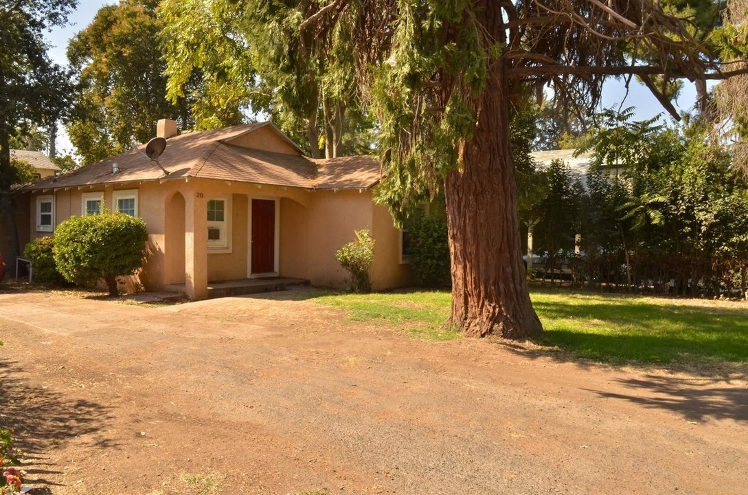 20 W 28th St in Merced, CA - Building Photo