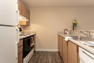 Sunnydale in Tukwila, WA - Foto de edificio - Interior Photo