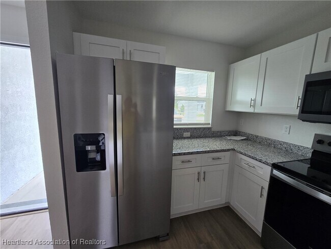 7019 San Bruno Dr in Sebring, FL - Building Photo - Building Photo
