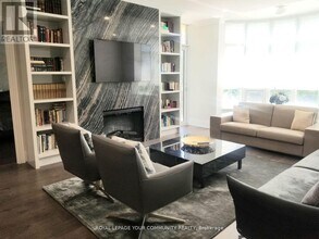 7071 Bayview Ave in Markham, ON - Building Photo - Building Photo