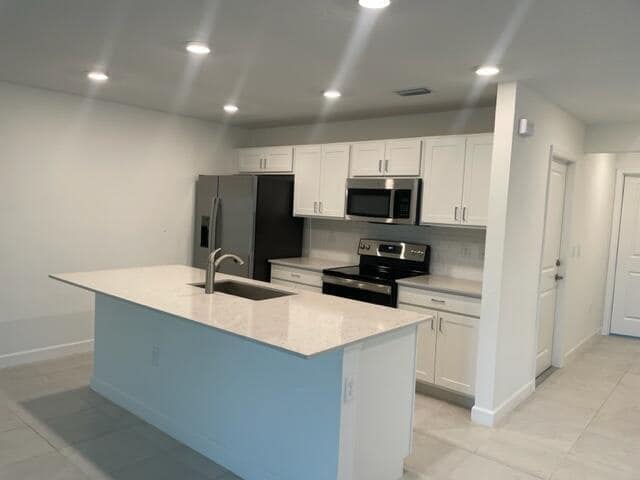 6737 Broadwater Ln in Greenacres, FL - Building Photo - Building Photo