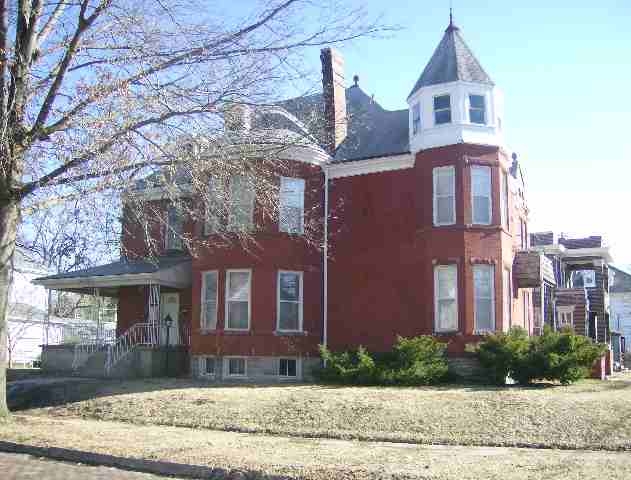 501 S Grand Ave in Sedalia, MO - Foto de edificio