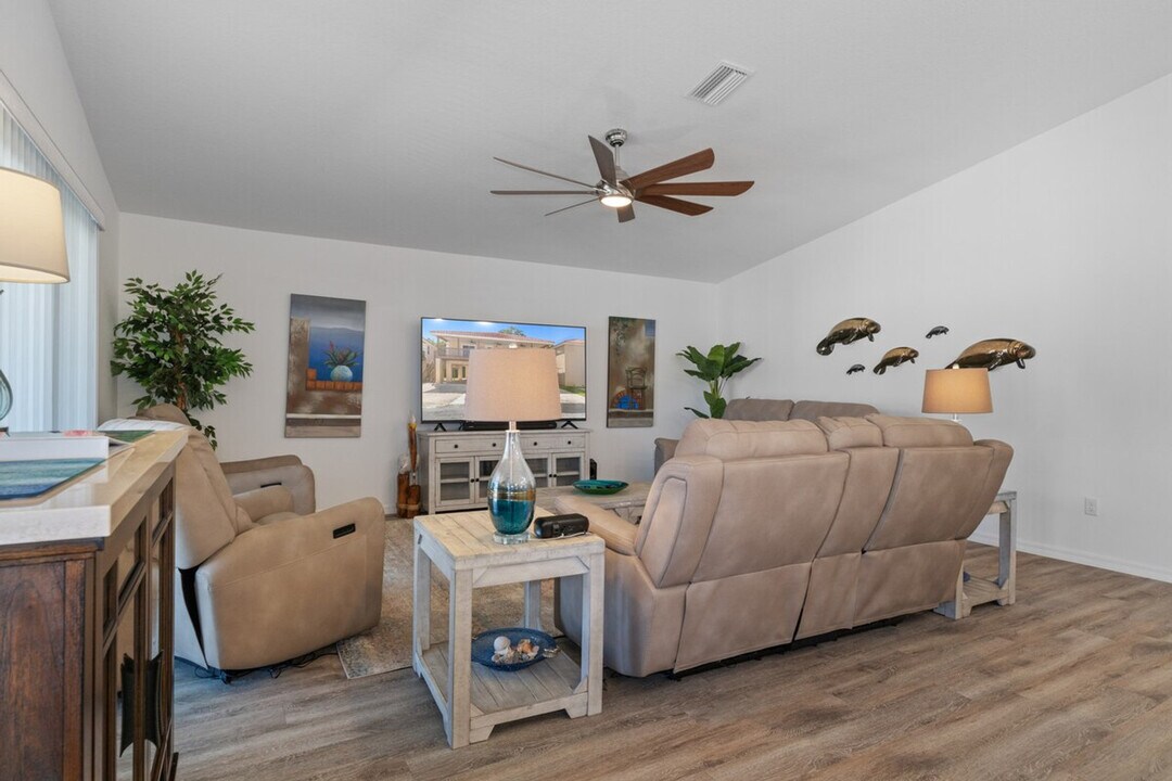 4860 S Tromp Lp in Homosassa, FL - Building Photo