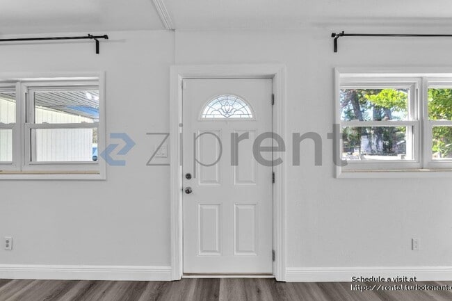 3321 W Iowa Ave in Tampa, FL - Building Photo - Building Photo