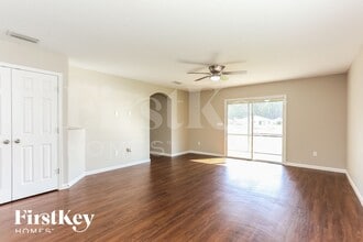 78295 Saddle Rock Rd in Yulee, FL - Foto de edificio - Building Photo