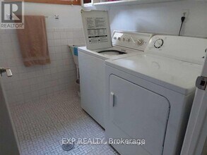 2587 Burslem Rd in Mississauga, ON - Building Photo - Building Photo