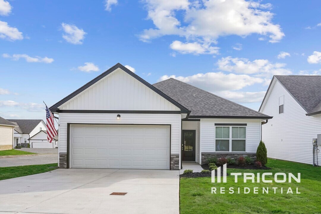131 Dimaggio Dr in Springfield, TN - Building Photo
