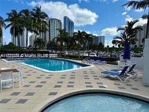 440 Poinciana Island Dr, Unit 1615 in Sunny Isles Beach, FL - Building Photo - Building Photo