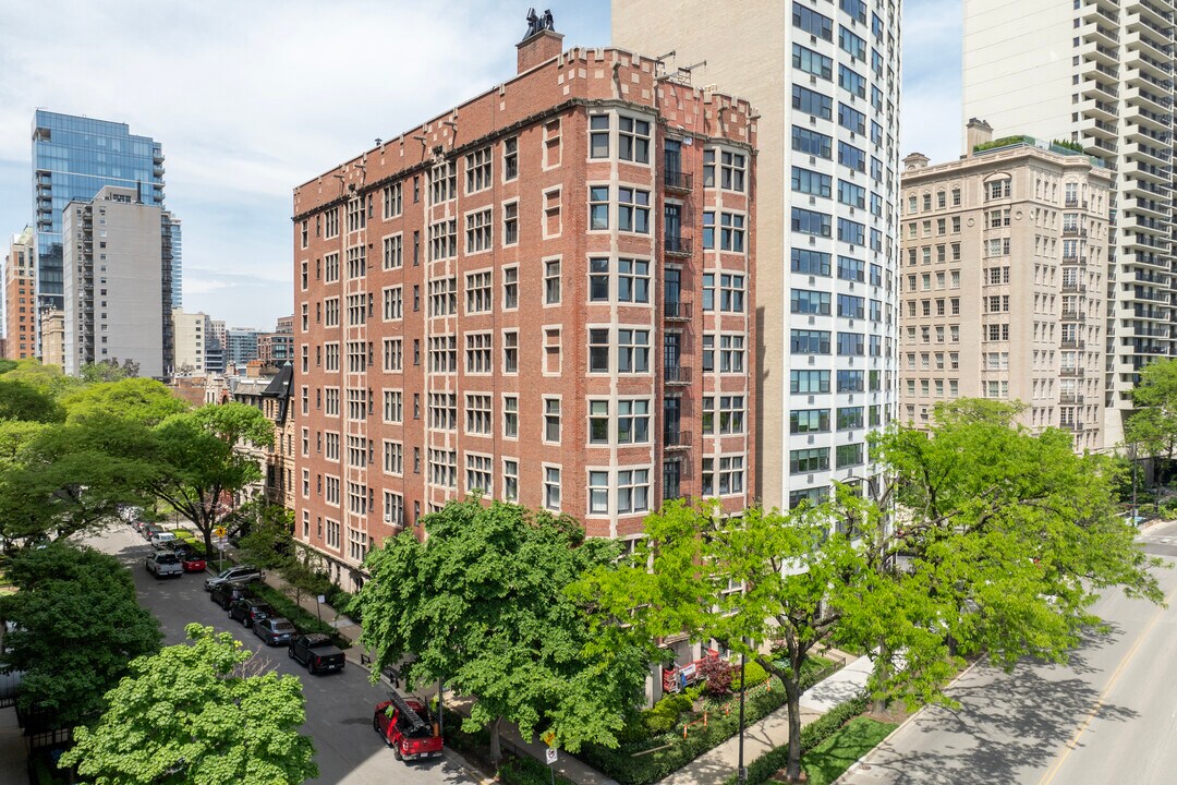 1130 N Lake Shore Dr in Chicago, IL - Foto de edificio