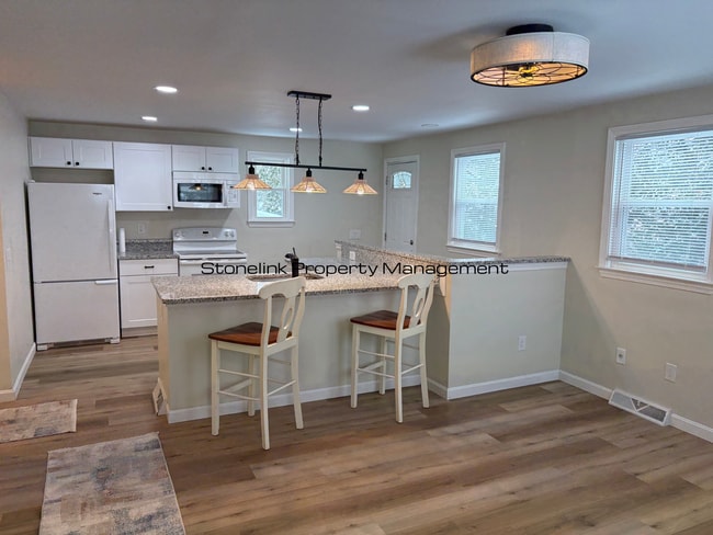 898 Willett Ave in East Providence, RI - Building Photo - Building Photo