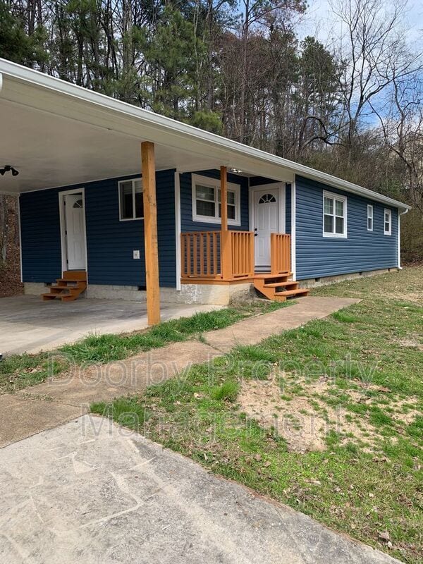 property at 1635 Dogwood Dr