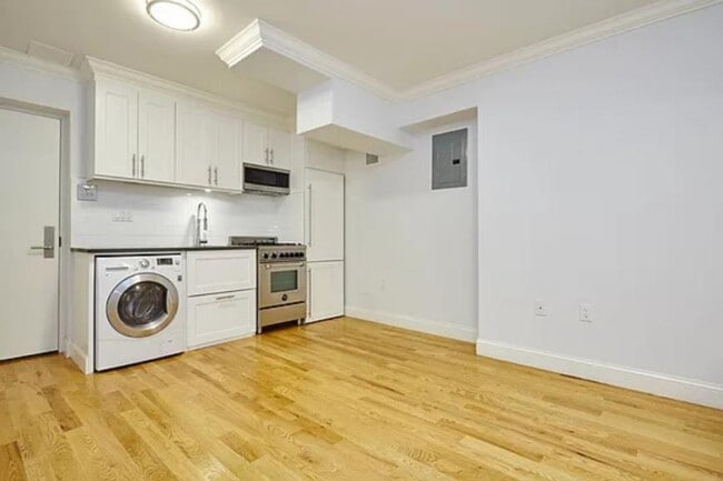 210-220 E 22nd St in New York, NY - Building Photo - Building Photo