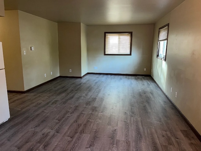 722 W North St, Unit B in Pontiac, IL - Foto de edificio - Building Photo