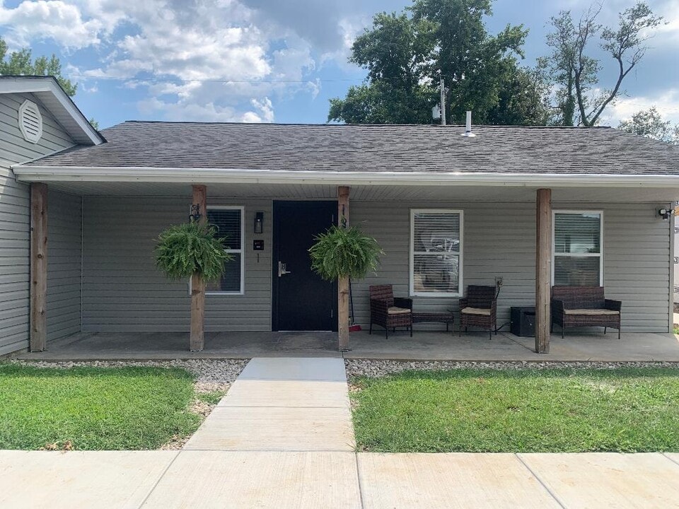 1 Holding Ln, Unit 1 Holding Ln in Crystal City, MO - Building Photo