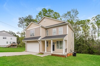 6219 Woodland Cir in Charlotte, NC - Building Photo - Building Photo