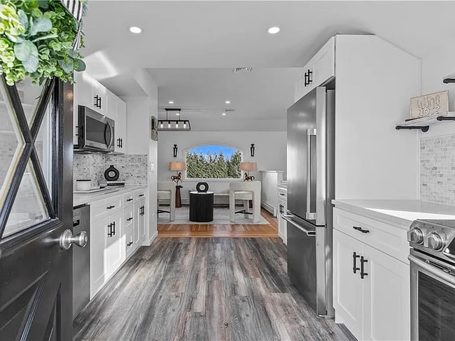 1625 E Main Rd in Portsmouth, RI - Building Photo - Building Photo