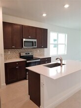 4129 Marina Way in Lighthouse Point, FL - Foto de edificio - Building Photo