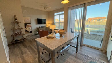 Triton Scotts Addition - Monument in Richmond, VA - Foto de edificio - Building Photo