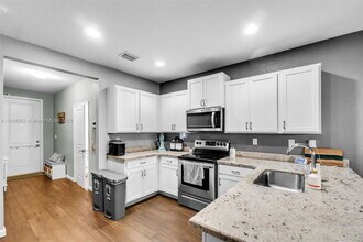 1429 SE 23rd Terrace in Cape Coral, FL - Building Photo - Building Photo