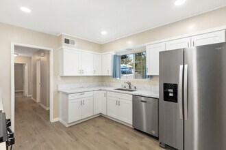 7741 High St in La Mesa, CA - Building Photo - Building Photo