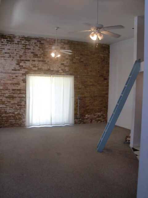 2057 W Dickens Ave-Unit -1N in Chicago, IL - Building Photo