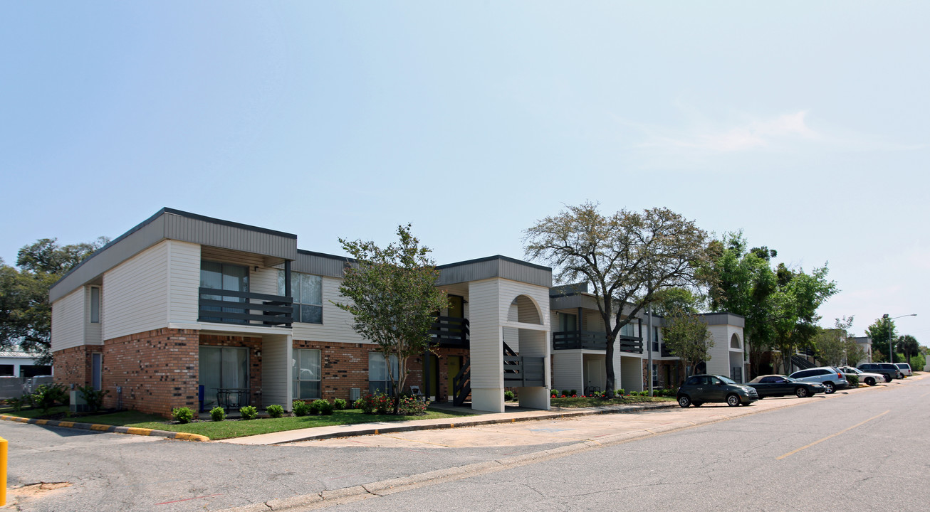 Peachtree Commons Apartments in Pensacola, FL - Building Photo