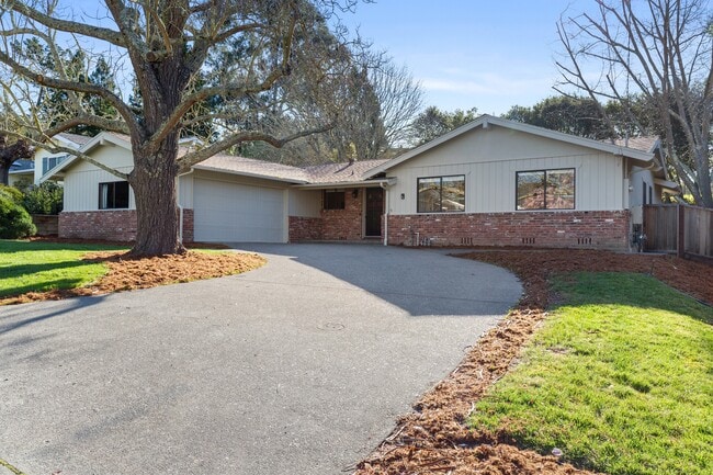 4 Pimentel Ct in Moraga, CA - Building Photo - Building Photo