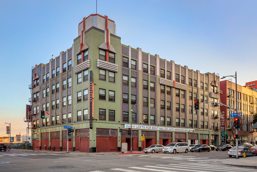 Santee Court in Los Angeles, CA - Foto de edificio