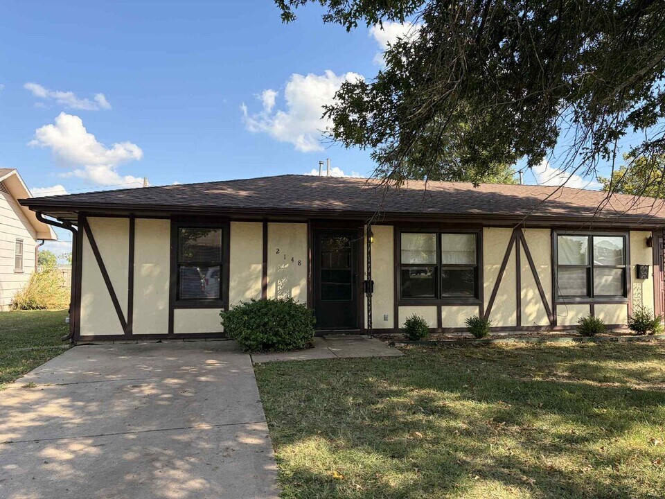 2148-2150 Forest Dr in Carthage, MO - Building Photo
