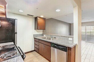 3739 Black Eagle Dr, Unit 20 in Antelope, CA - Building Photo - Building Photo