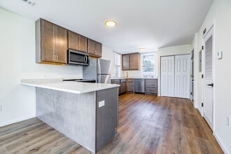 2900 Colerain Ave in Cincinnati, OH - Building Photo - Interior Photo