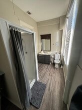 117 W 36th St, Unit 1 bedroom apartment in Savannah, GA - Foto de edificio - Building Photo
