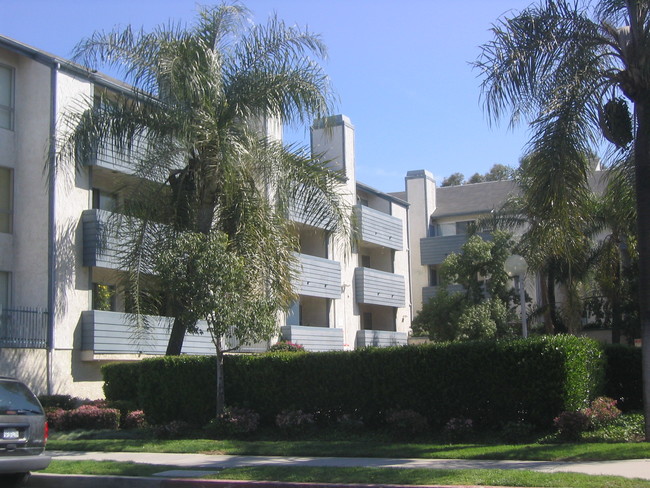 Terramar Apartments in Winnetka, CA - Building Photo - Building Photo