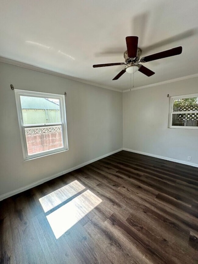 2533 1/2-2612 1/2 S Harcourt Ave in Los Angeles, CA - Building Photo - Building Photo