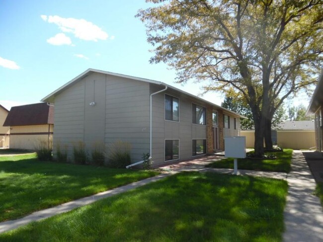 property at 1512 Yellowstone Ave