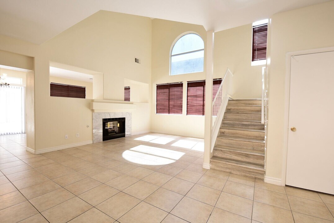 6665 Coral Springs Cir in Las Vegas, NV - Building Photo