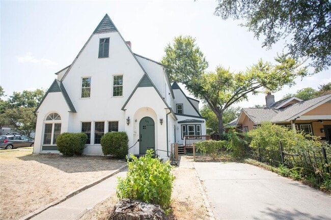 property at 201 W 33rd St