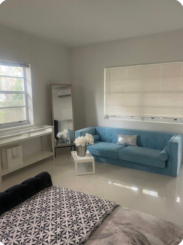 1604 Drexel Ave in Miami Beach, FL - Foto de edificio - Building Photo