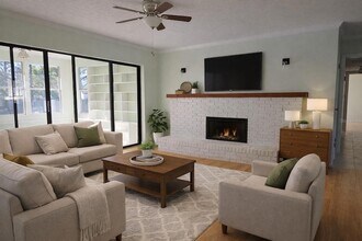 17026 FL-54 in Lutz, FL - Foto de edificio - Building Photo