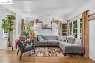 3148 Sylvan Ave in Oakland, CA - Building Photo - Building Photo