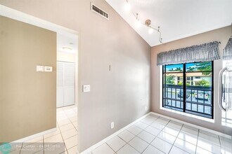 3348 Lucerne Park Dr in Greenacres, FL - Building Photo - Building Photo