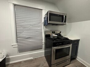 3111 N Clifton Ave in Chicago, IL - Building Photo - Building Photo