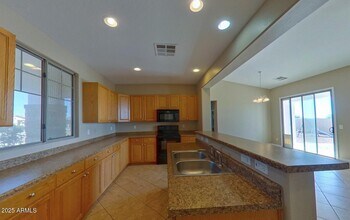 12625 W Diaz Dr in Arizona City, AZ - Building Photo - Building Photo