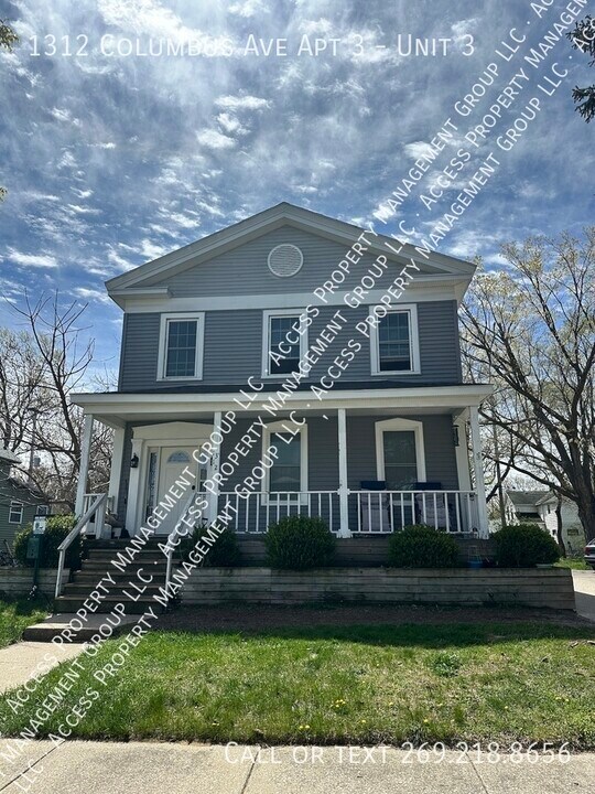1312 Columbus Ave in Grand Haven, MI - Building Photo