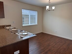 Greenburg Apartments in Tigard, OR - Foto de edificio - Building Photo