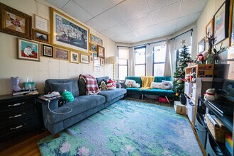 826 Huntington Ave, Unit 3 in Boston, MA - Foto de edificio - Building Photo