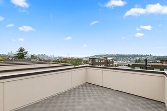 2356C Franklin Ave E in Seattle, WA - Building Photo - Building Photo
